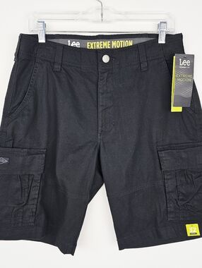 Lee Extreme Motion Black Cargo Shorts Performance Series Extreme Stretch NWT 32